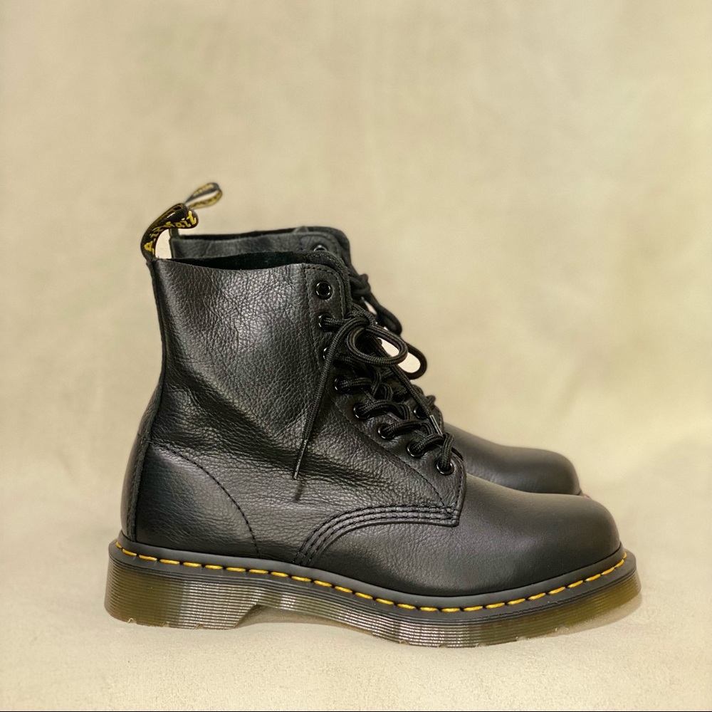 Dr. Martin’s 1460 Pascal Virginia Leather Boots